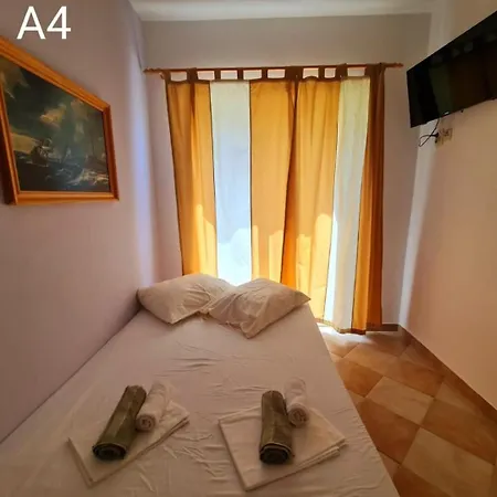 Lägenhet Apartments More Živogošće