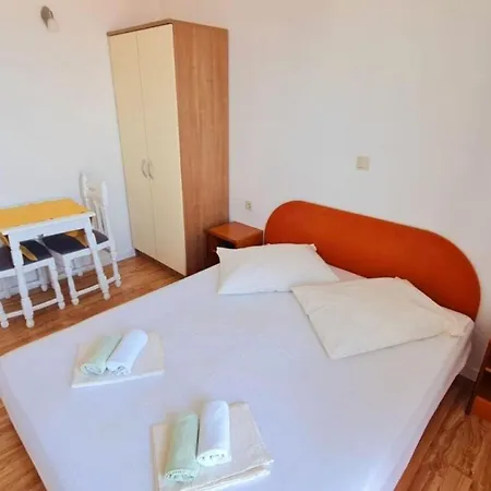 Apartman Tiho *