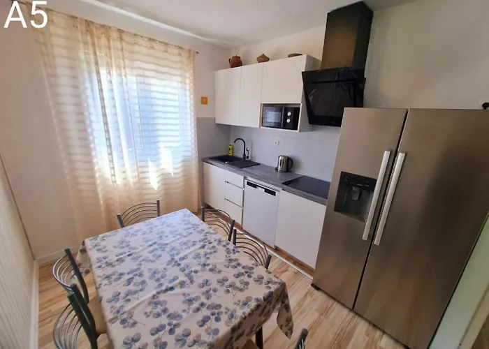 Appartamento Tiho Živogošće