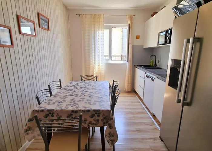 Tiho Živogošće